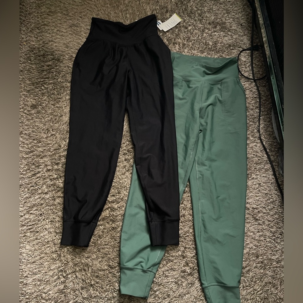 Old Navy' Black and Green Leggings